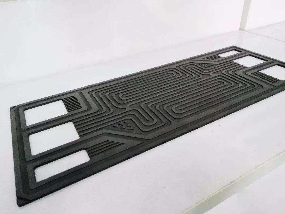 石墨雙極板流道平面度測量，高精度完成人工無法企及的數據測量