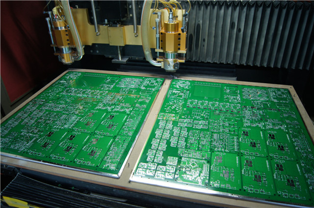 快速測量大型PCB平面度，激光淘汰傳統拖沓人工